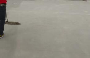 在工廠進行保潔作業(yè)時，要注意什么呢？